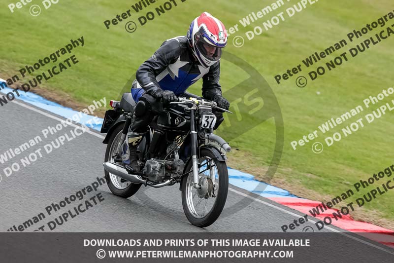 Vintage motorcycle club;eventdigitalimages;mallory park;mallory park trackday photographs;no limits trackdays;peter wileman photography;trackday digital images;trackday photos;vmcc festival 1000 bikes photographs
